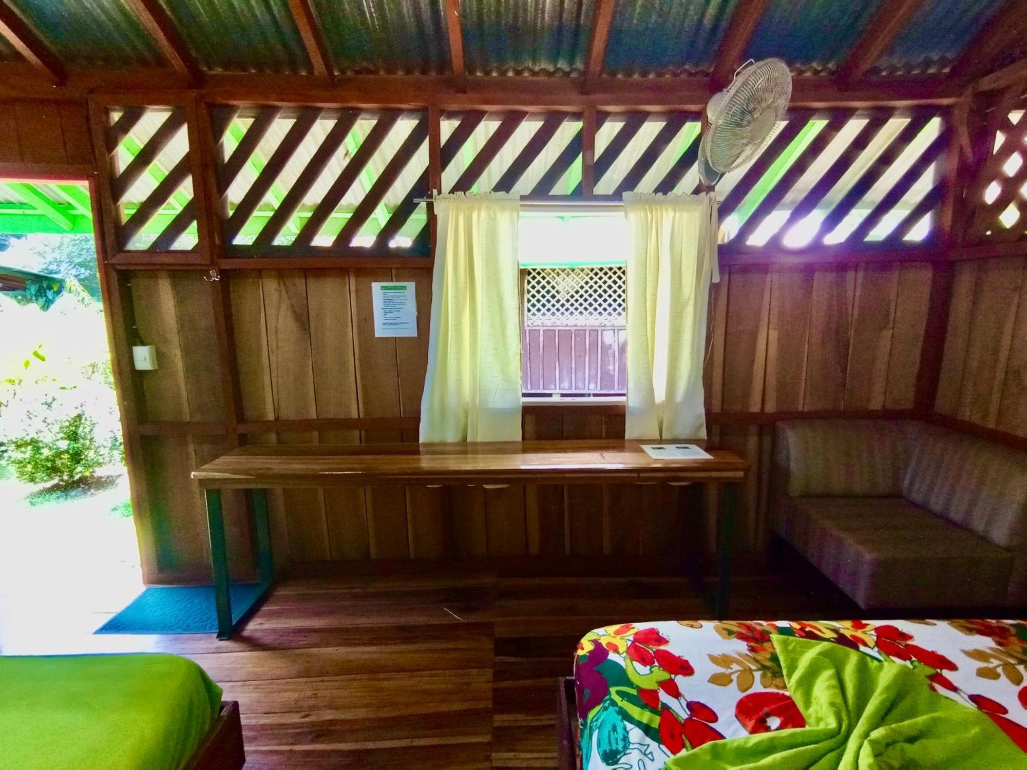 Alouatta Lodge And Canopy Cahuita Eksteriør billede
