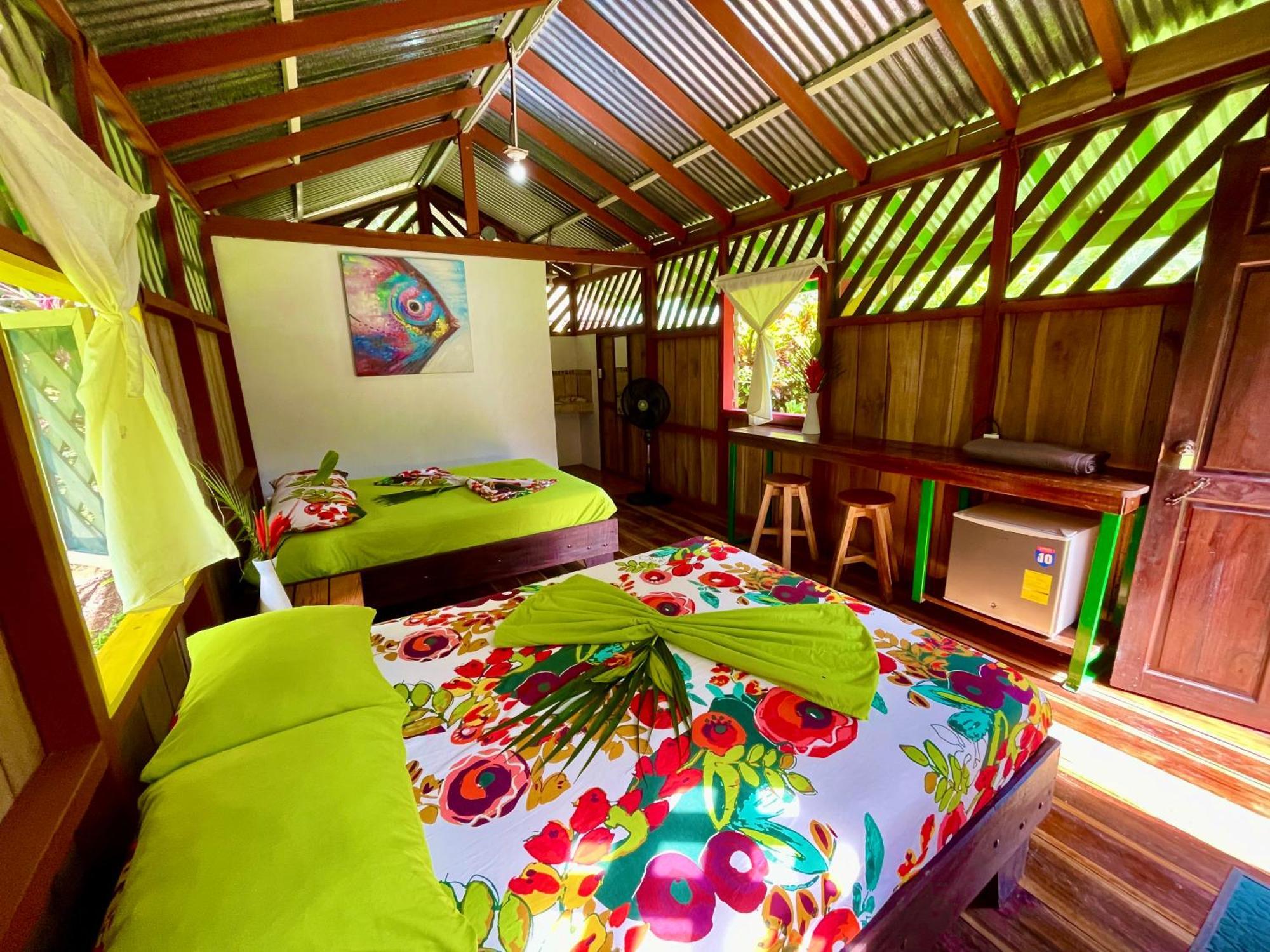 Alouatta Lodge And Canopy Cahuita Eksteriør billede