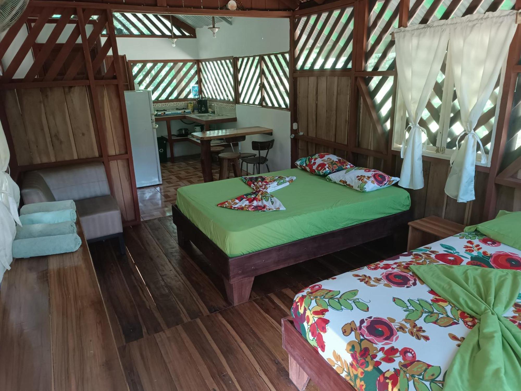 Alouatta Lodge And Canopy Cahuita Eksteriør billede